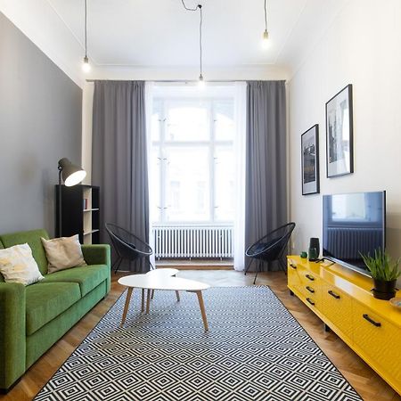 Spacious Apartments Near The River Praga Exterior foto