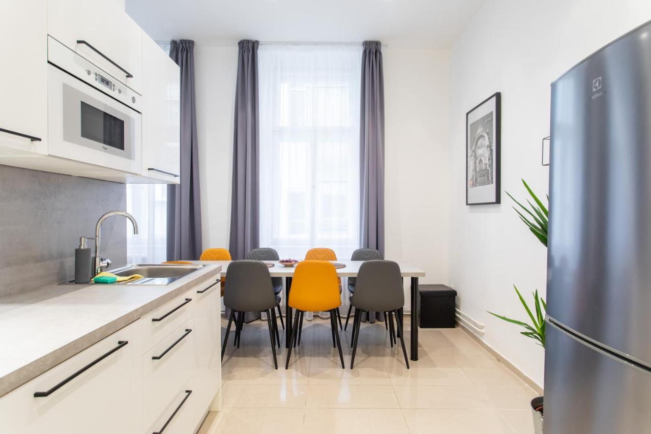 Spacious Apartments Near The River Praga Exterior foto