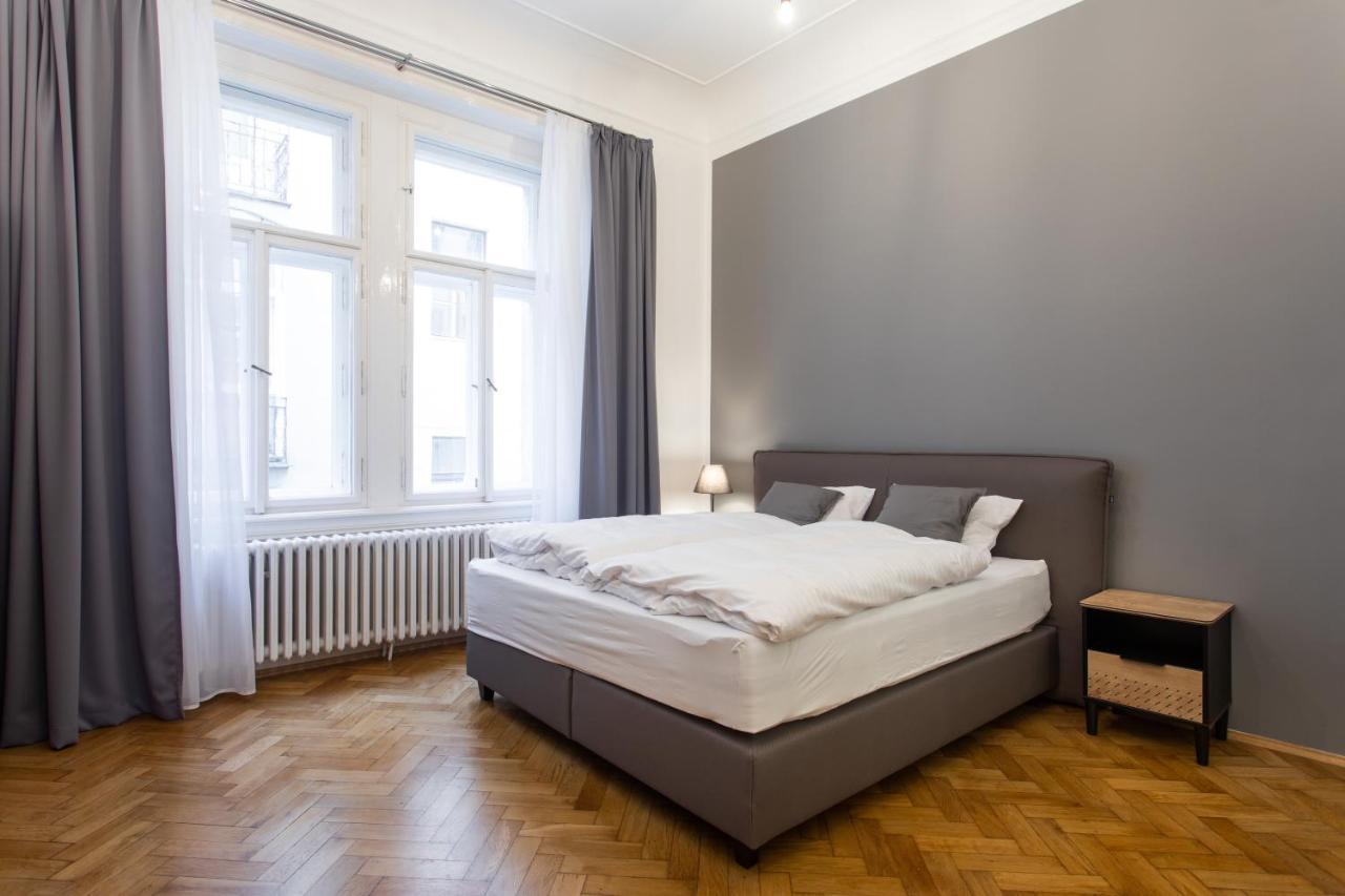 Spacious Apartments Near The River Praga Exterior foto